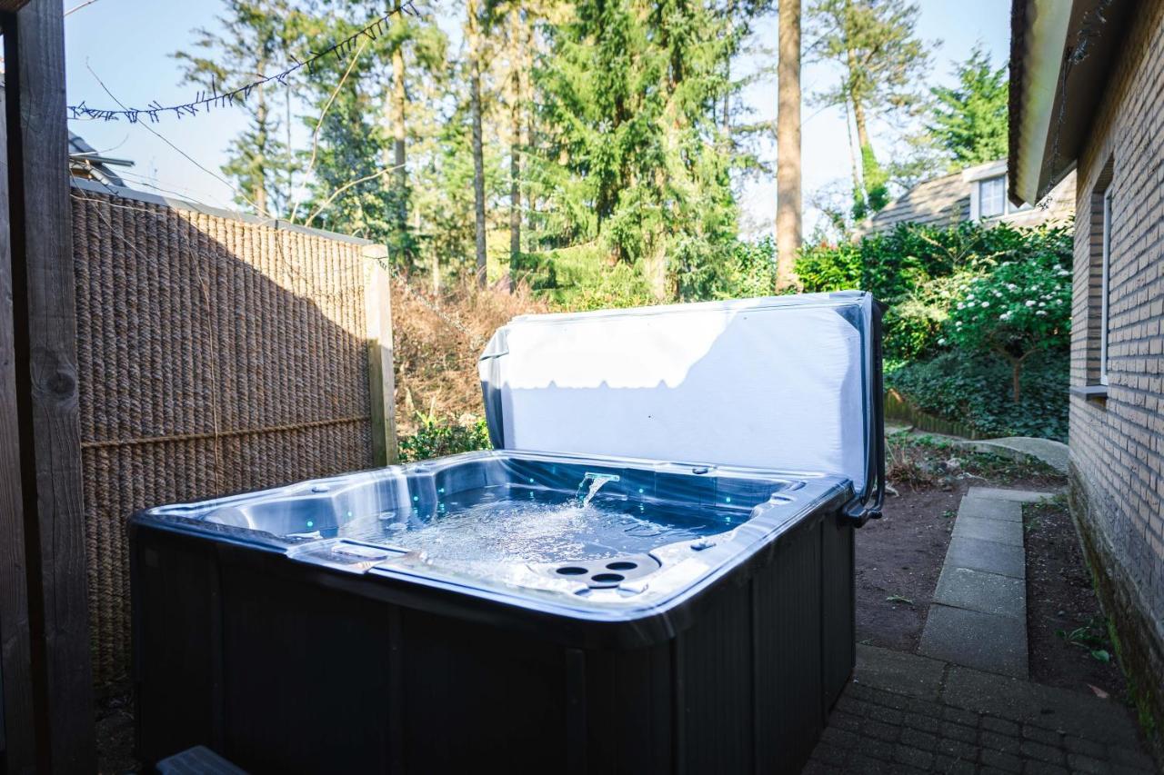 Luxe Vakantiehuis In Het Bos Met Jacuzzi En Sauna Lunteren Exterior photo